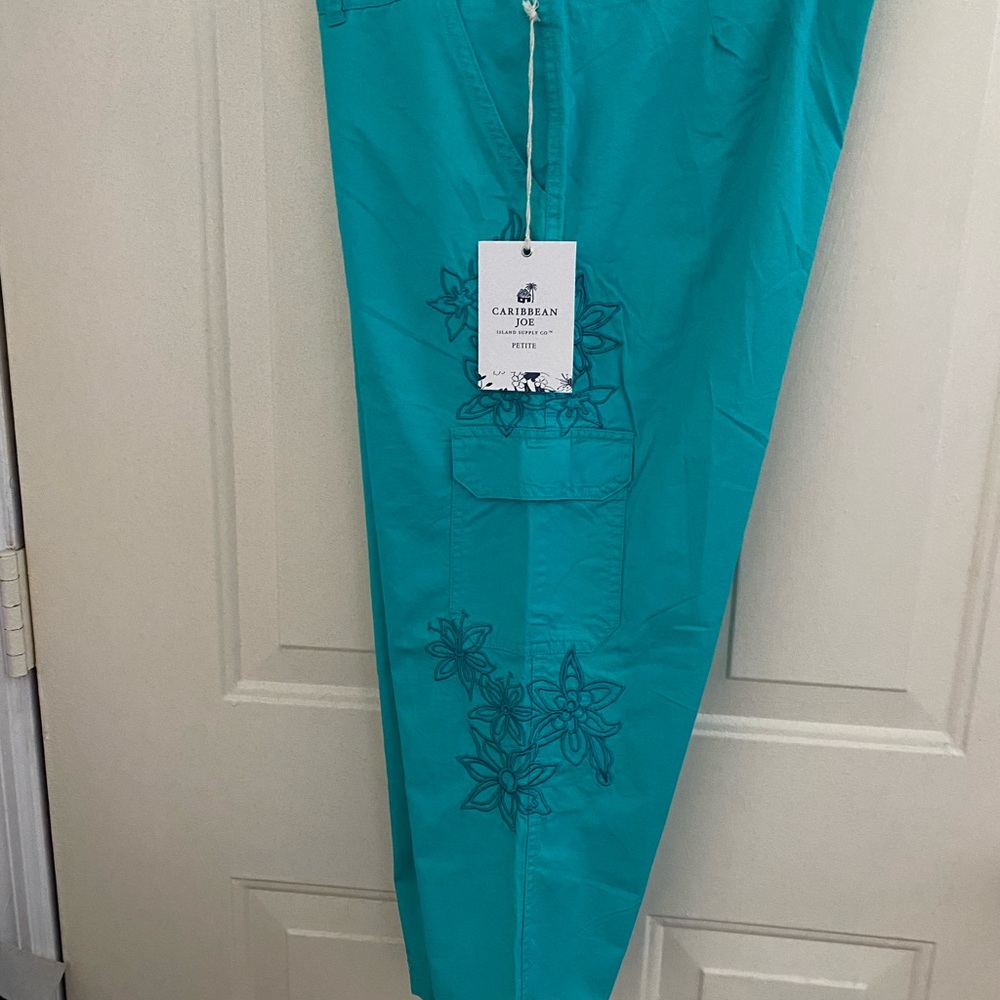 Caribbean Joe capris. . Size 12 petite